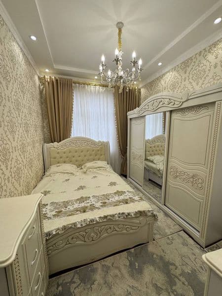 Район - Алмазарский<br />
Ориентир - Себзор<br />
Комнат - 2