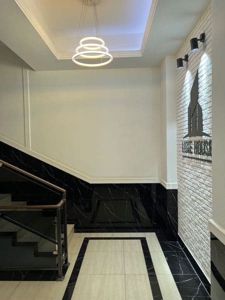 Yunusobod tumani S4<br />
LUX HOUSE DOM.<br />
Sihat kuz kli