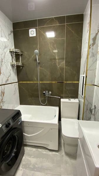 сдаю 1 комнатная квартира в рядом Экобазаре евро ремонт всё  — фото 2