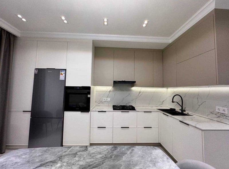 Аренда шикарная 2-комнатная квартира в Отличное Локация Фото — фото 2