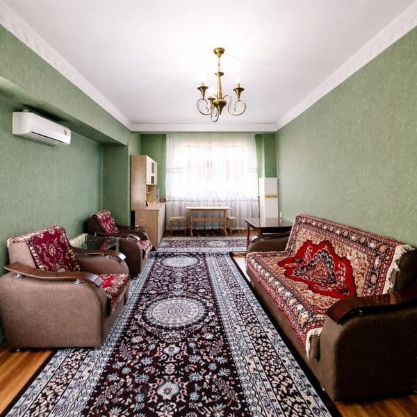 Массив Ц 4 <br />
1в2 комнатная в самом центре Ташкента <br 