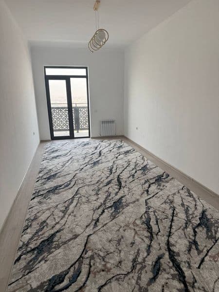 O'rikzorda 2 xonali navostroykada ijaraga beriladi.<br />
Te