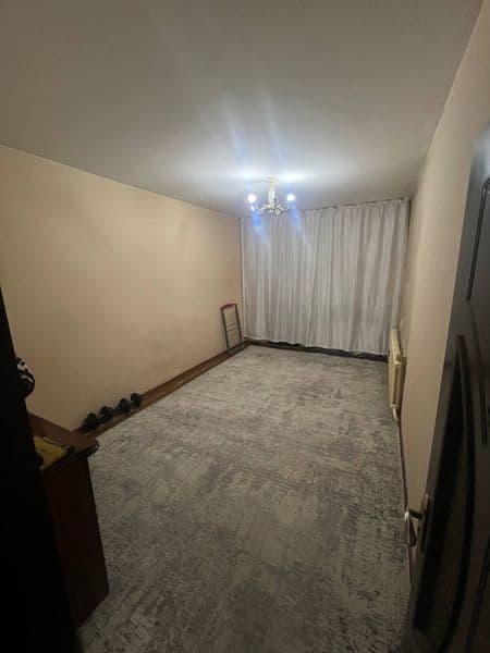 Yunusobod 11 kv 2 xona Mega Planet yonida joylashgan. 4 qava