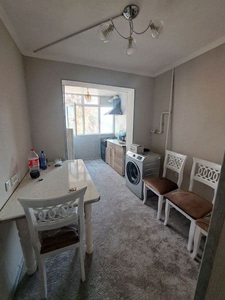 Pushkin metro bekati<br />
Pushkin metro tepasida, uy ichida — фото 3