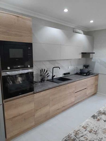 Район: Шайхантахурский<br />
Адрес: Лабзак Ц-13<br />
Ориент