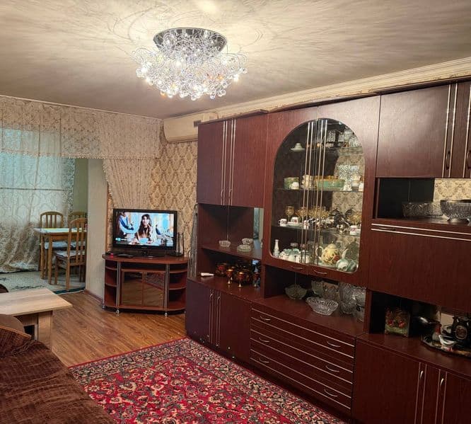 2/1/4 .сдам квартиру.50м от м.Косманавтов. площадь50м2. Рядо