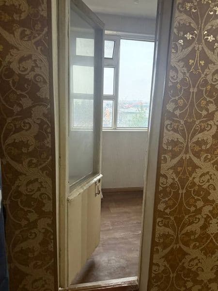 Рядом находится школа детский сад поликлиника остановка детс