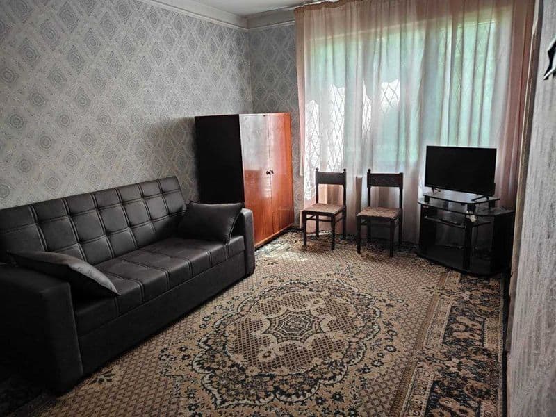 Сдаю 1 комнатную квартиру на 1-ом этаже 4-х этажного панельн