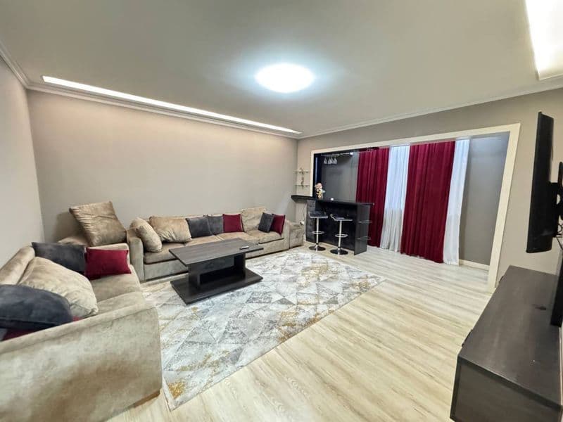 Сдаётся квартира на Ц-1<br />
<br />
Ул. Садыка Азимова <br  — фото 2