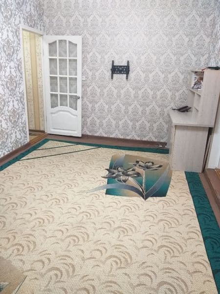 Аренда коракамиш 1/3 жомий якин расмдаги уй 2.хонали оилага 