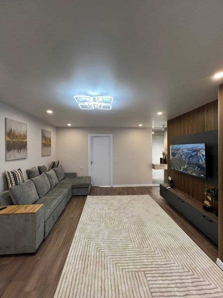 Сдается квартира с красивым ремонтом<br />
<br />
• Район: Ю