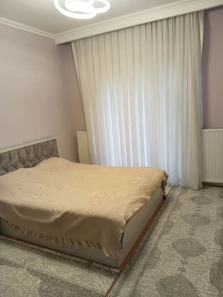 Uy pokiza mazza qib yashash uchun qulay.xamma sharoiti bor k