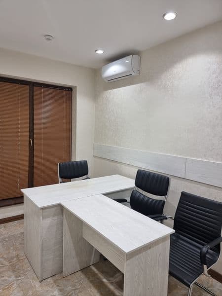 Сдаётся в аренду евроофис, с ремонтом и мебелью. В центре го — фото 4