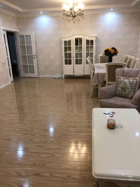 Сдается 3-х комнатная квартира в центре города!<br />
Мироба