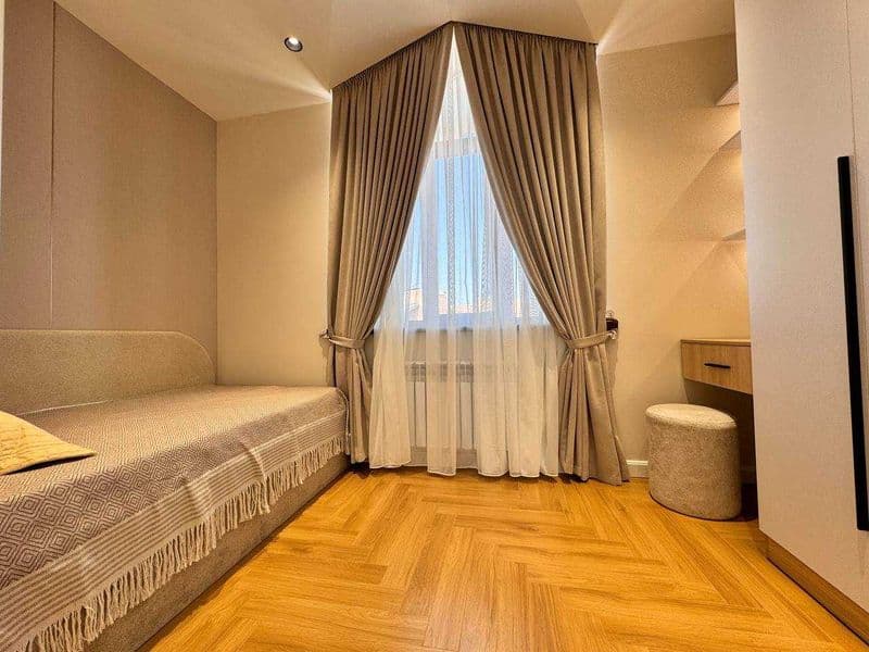 • Комнат: 4<br />
• Этаж: 8<br />
• Этажность: 8<br />
• Пло — фото 4