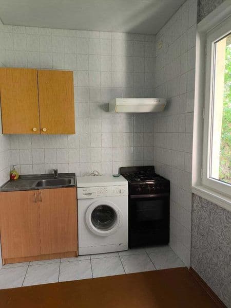 Сдаю! <br />
2х комнатную квартиру,переделанную в 3х. с сред
