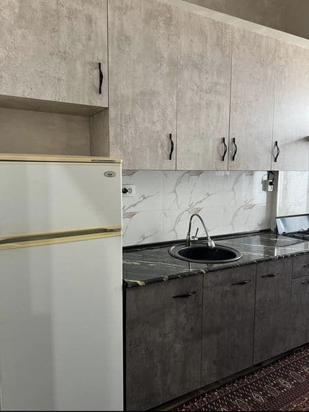 Сдаётся уютная 1 комнатная квартира в новом доме. Сурум. Меж