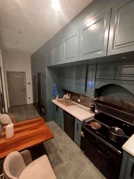 Срочно сдаётся квартира трёхкомнатная хорошая уютная квартир — фото 4