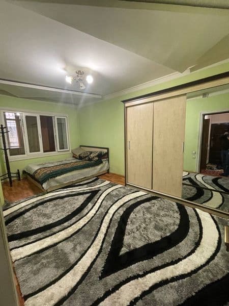 Район - Алмазарский<br />
Ориентир - Метро<br />
Комнат - 2<