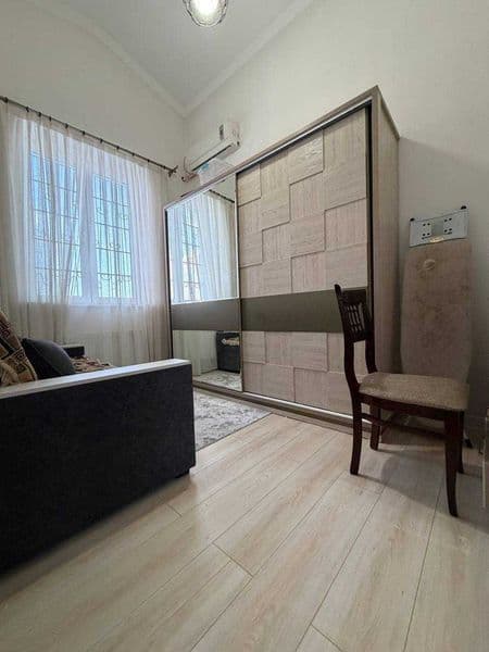 • Комнат: 5<br />
• Этаж: 8<br />
• Этажность: 9<br />
• Пло — фото 4