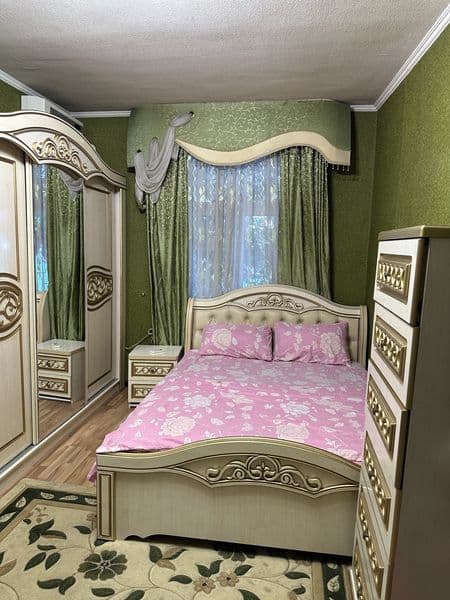 Сдаётся однокомнатная квартира квартиры есть холодильник тел