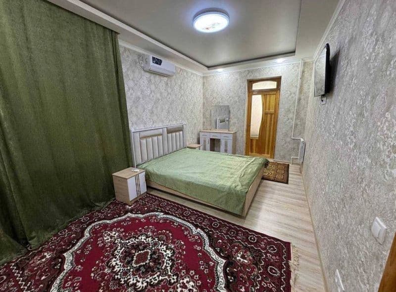 Район - Шайхантахурский<br />
Ориентир - Лабзак<br />
Комнат