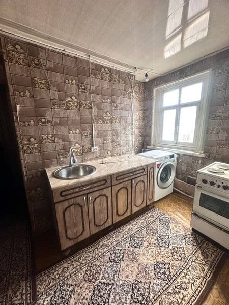 Срочно сдаю 2х комн деревящку на долгий срок только семье В 