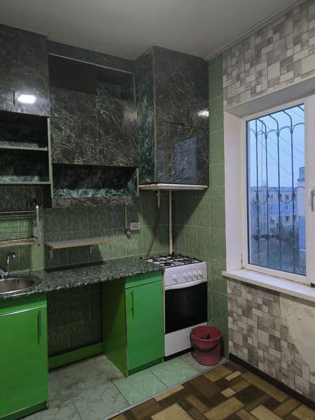 Сдаётся квартира 1/5/5 на Сергели-4 <br />
Холодильник и ков