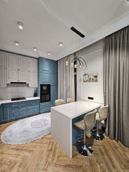 Элитный дом, закрытый двор с охраной, 2 парковочных места в 