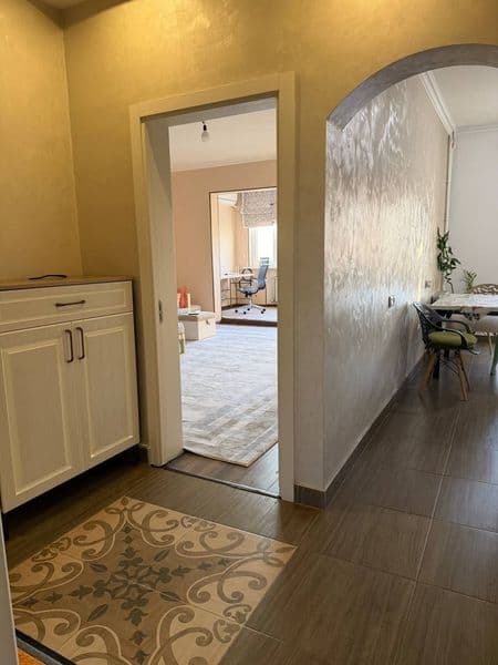 Сдается в аренду на Ц-6  2/5/9, 75 кв.м,   с мебелью и техни — фото 2