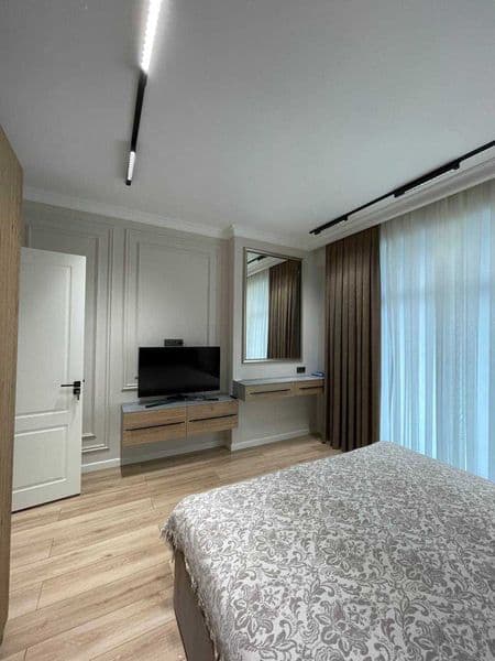 Район: Мирабадский<br />
Адрес: метро Ойбек<br />
<br />
• К — фото 2