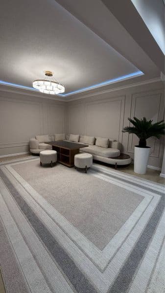 Квартира полностью обставлена мебелью и техникой звоните ест