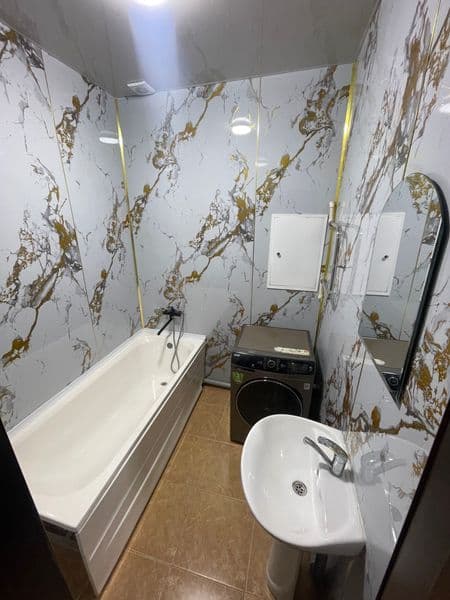 Сдаю свою 2х ком. квартиру в центре, на 4м этаже 8 этажной н — фото 3