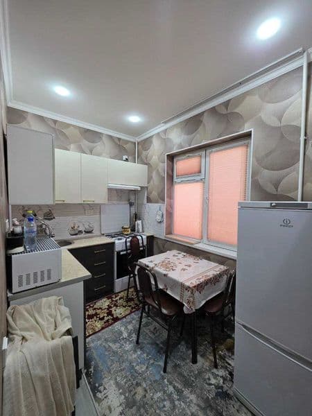 Срочно сдается,1ком кв переделанная в 2хкомн на 2 этаже  Кар — фото 3