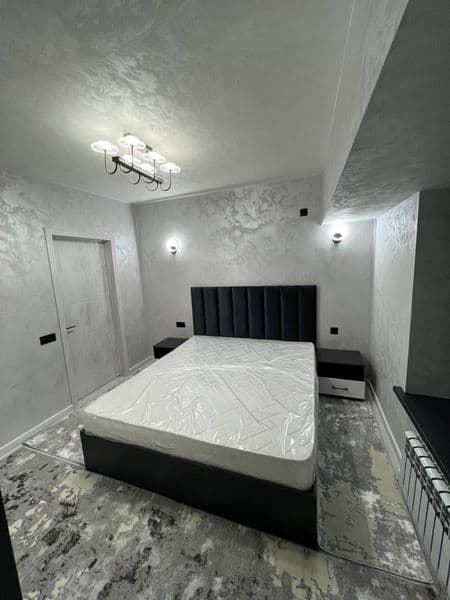 Super lokatsiya – haykal yonida.<br />
4 qavatli uyning 4-qa — фото 2