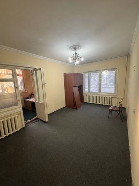 Район - Алмазарский<br />
Ориентир - Бозорча<br />
Комнат - 