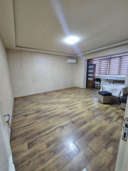 Срочно сдаётся 1 комнатная квартира, рынок Кадышева. только 