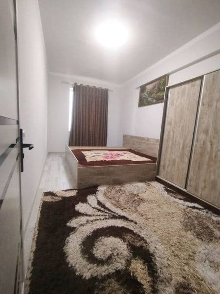 Сдается квартира иностранцам или молодой семье<br />
• Район