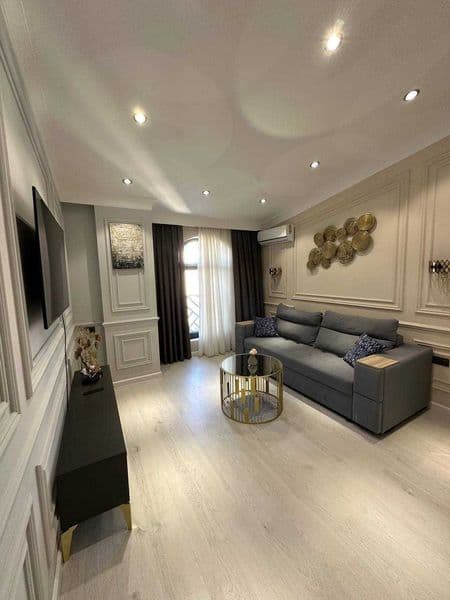 Район: Мирабадский<br />
Адрес: Узбум<br />
<br />
• Комнат: — фото 3