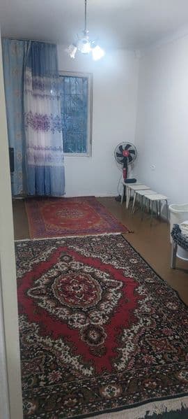 Ижарага шу расмдиги хона берилади 3 кишига , 850.000 сумдан 