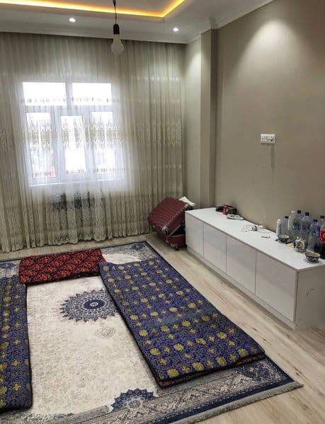 Сдаётся 1-комнатная переделанная в двух квартира 1/4/5. Масс