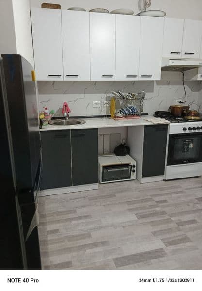 Метрони олдида, йанги дом 3 хонали<br />
 90кв.Без маклер Ша