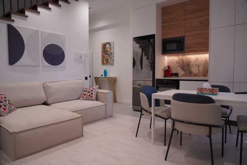 Сдаётся квартира на ЖК Пойтахт Гавхари‼️<br />
Ориентир - Ре