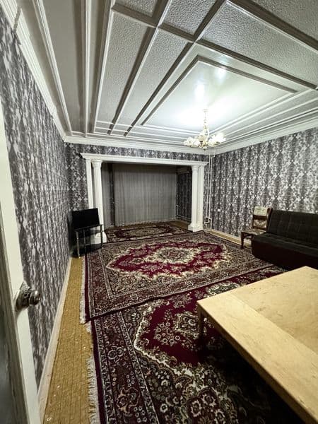 Tinchlik metro yonidan 2 xonali kvartira:<br />
Holati - yax