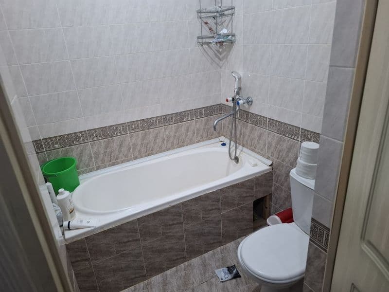 Юнусобод тумани унверсам бозори олдида  2 хонали уй ижарага  — фото 5