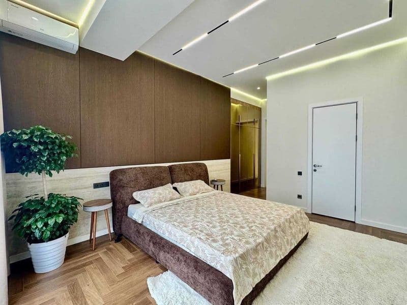 2 комнатную квартиру на 6 этаже,<br />
В квартире есть все н