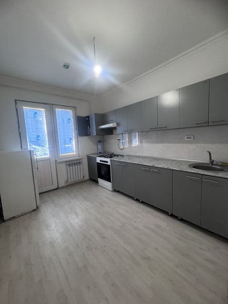 Yashnobod Olmosda Ijaraga kvartira bor Oshxona mebel shkaf t