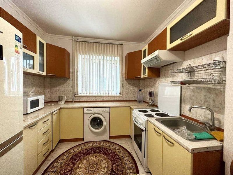 4 комнатная квартира 100 кв.м.<br />
Укомплектована мебелью 