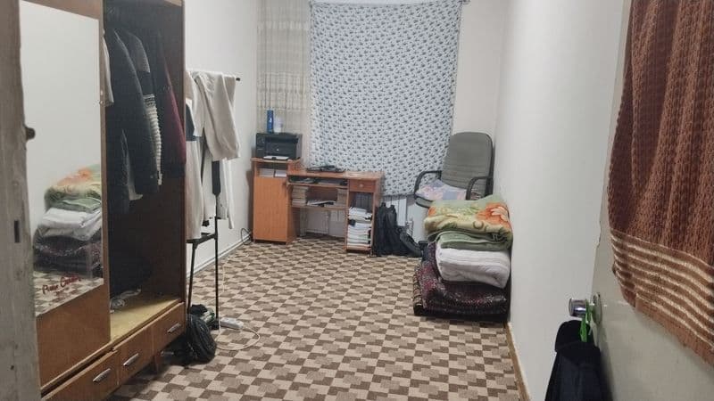 Камчилик булиб турилади. БАРЧА шарит бор. <br />
<br />
*Авт
