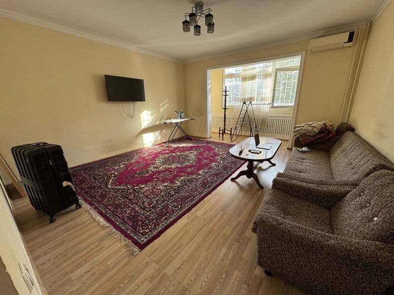 ШАҲАР МАРКАЗИДАГИ 3 ХОНАЛИ ЕВРО РЕМОНТ КВАРТИРАГА ЯХШИ БОЛЛА